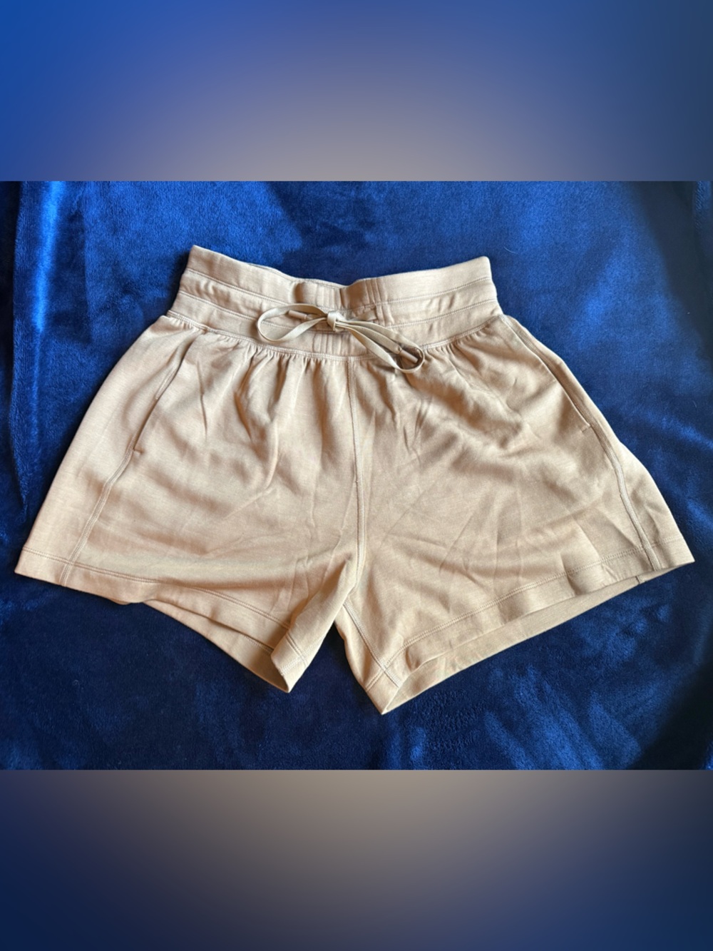 Travis Mathew skyloft soft tie shorts size medium NWT